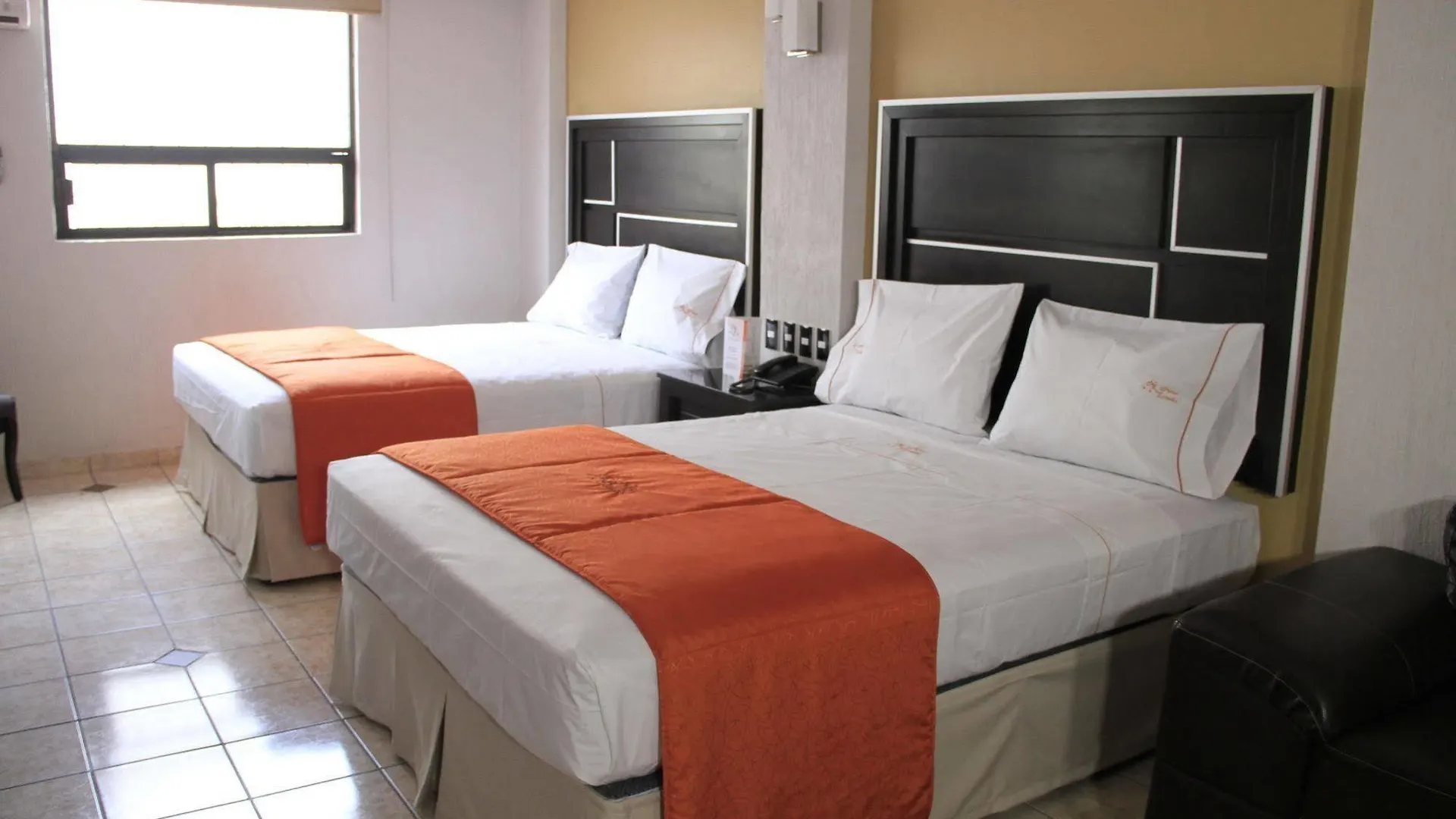 ***  גואדלחארה Hotel Estadio מקסיקו